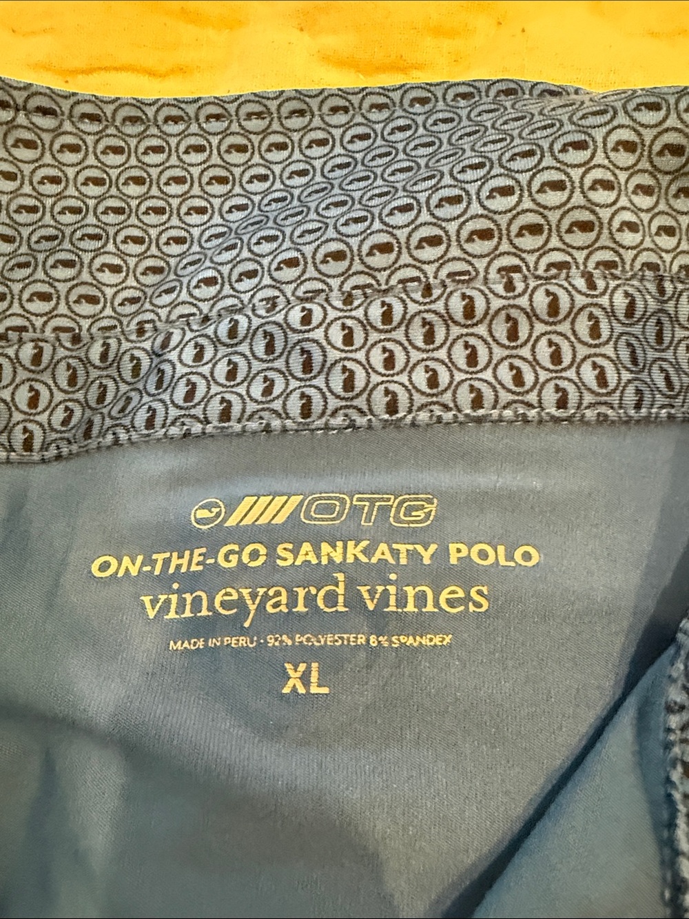 Vineyard Vines Men’s On-The-Go Sankaty Polo in Navy with Yellow Logo